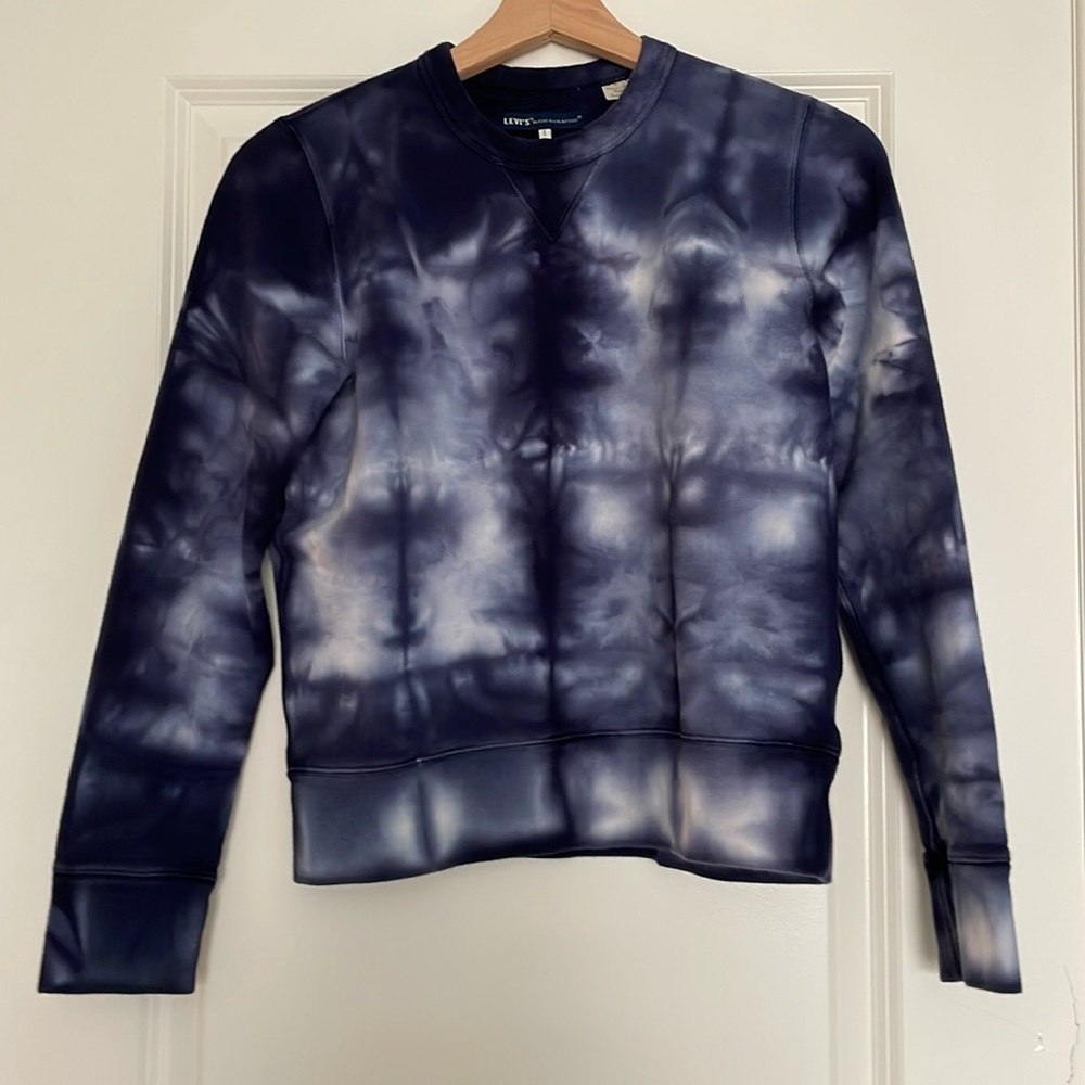 Levi’s Women’s sweatshirt